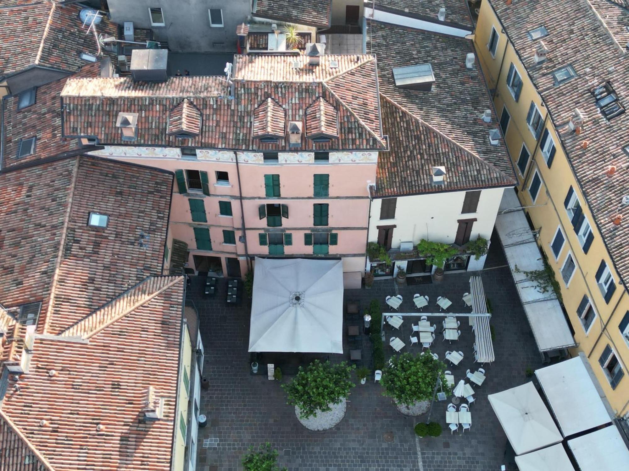 Splendid Apartment デセンツァーノ・デル・ガルダ エクステリア 写真